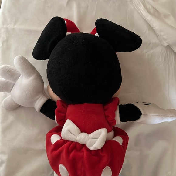 Minnie Mouse plushie - Picture 6 of 11